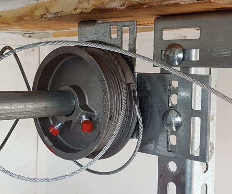 Cables garage door service in Centennial